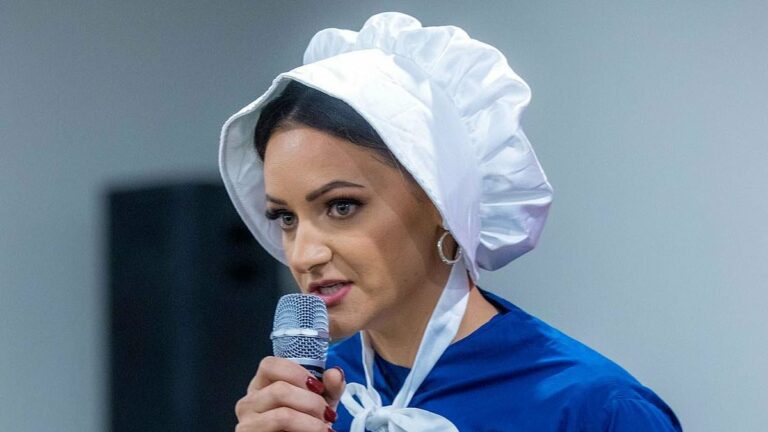 I-fled-the-Amish-community-hereaposs-what-it-is-like-to-date.jpg