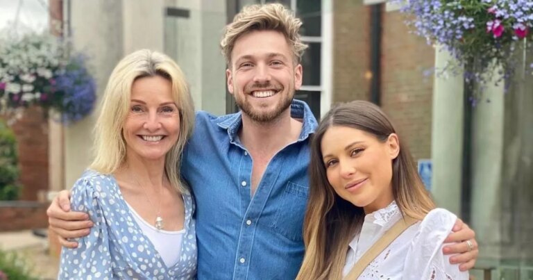ITV-Im-A-Celebs-Sam-Thompsons-mum-breaks-down-in-tears-saying-she-dreads-watching-show.jpg