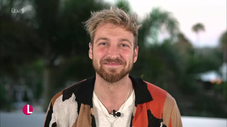 Iaposm-A-Celeb-winner-Sam-Thompson-chokes-back-tears.jpg