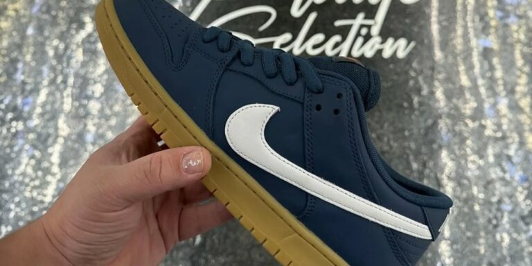 Images-of-the-Nike-SB-Orange-Label-Dunk-Low-quotNavyGumquot-Surface.jpg