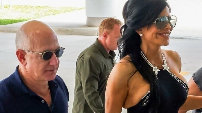 Lauren-Sanchez-flashes-side-boob-as-she-holds-hands-with-Jeff-Bezos.jpg