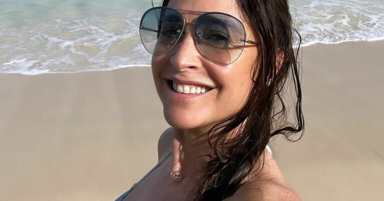 Lisa-Snowdon-risks-wardrobe-malfunction-as-she-dances-on-yacht-in-tiny-bikini.jpg