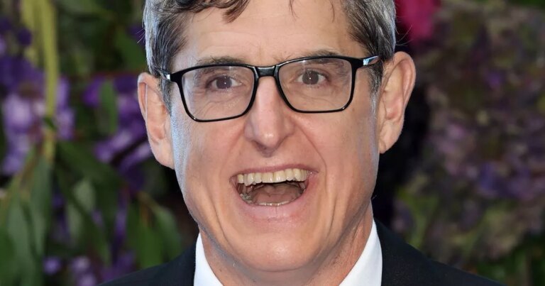 Louis-Theroux-has-‘Britney-Spears-meltdown-as-he-shaves-eyebrows-clean-off.jpg