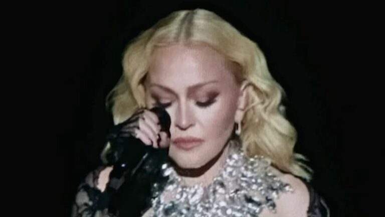 Madonna-65-CRIES-onstage-while-paying-her-respects-to-AIDS-victims.jpg