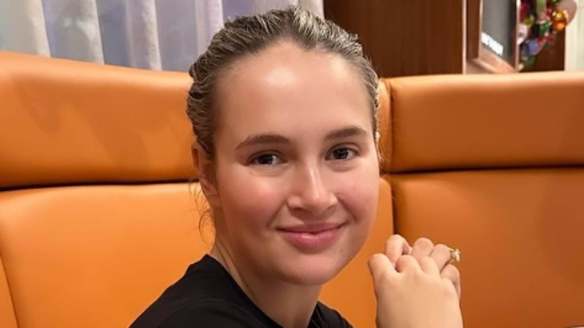 Molly-Mae-Hague-enjoys-lunch-date-with-fiance-Tommy-Fury.jpg