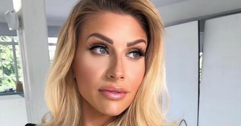 Mrs-Hinch-slams-troll-who-slated-her-for-buying-her-son-a-doll-and-pram-for-Christmas.jpg