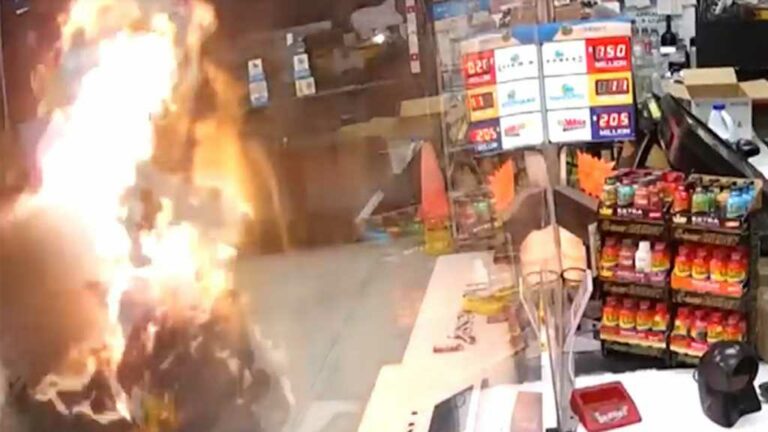 New-Video-Shows-Shoplifter-Setting-Clerk-on-Fire-During-Violent-Struggle.jpg