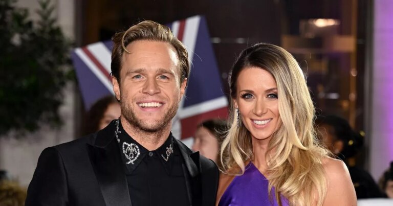 Olly-Murs-expecting-first-child-with-wife-as-she-shows-off-blossoming-baby-bump.jpg