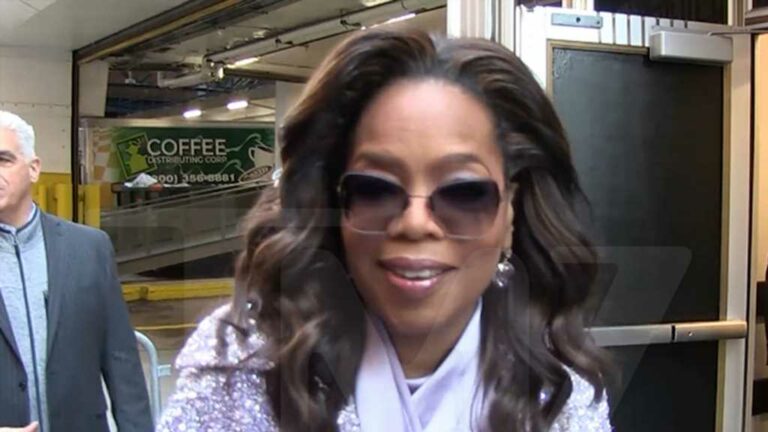 Oprah-Comforted-By-Drew-Barrymore-Stroking-Her-Demands-Stedman-Do-the-Same.jpg