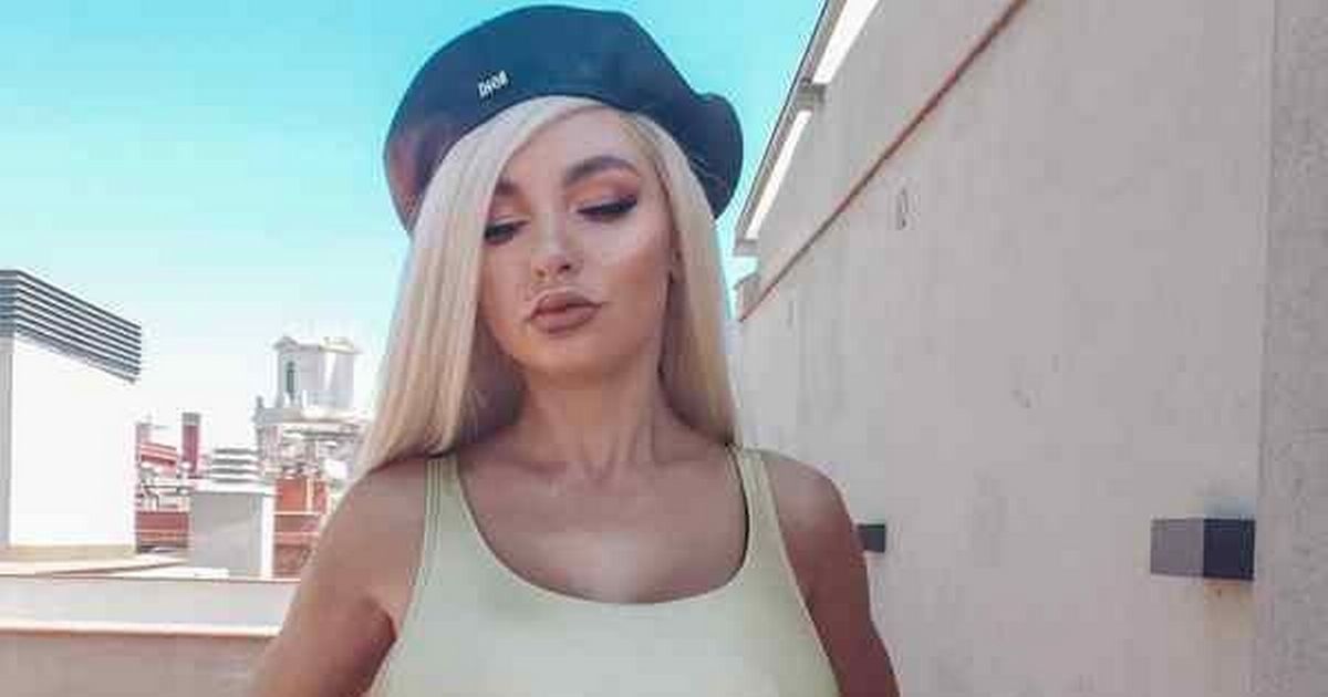 Playboy-model-with-30GG-boobs-rocks-extreme-crop-top-to-flaunt-famous-assets.jpg