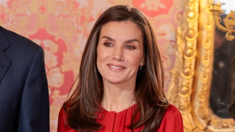 Queen-Letizia-steps-out-with-King-Felipe-after-affair-claim.jpg