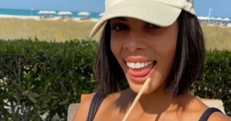 Rochelle-Humes-wows-in-tiny-bikini-on-the-beach-during-break-from-This-Morning.jpg