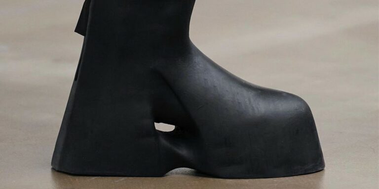 SCRY™-Joins-HELIOT-EMIL-for-3D-Printed-quotDigital-Embryoquot-Footwear-Collection.jpg