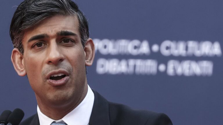 STEPHEN-GLOVER-Rishi-Sunak-is-talking-more-robustly-about-migrants.jpg