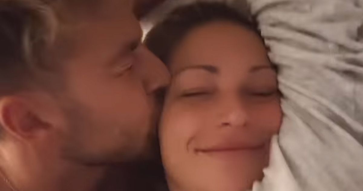 Sam-Thompson-and-Zara-McDermott-share-intimate-bed-video-they-reunite-after-IAC.jpg
