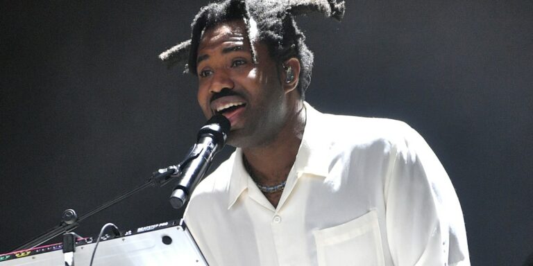Sampha-Shares-Black-and-White-quotCan039t-Go-Backquot-Visual.jpg