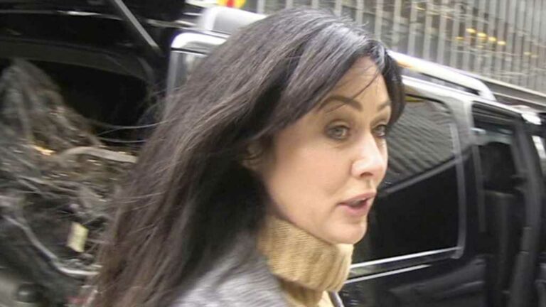 Shannen-Doherty-Says-She039s-039Dying039-of-Stage-4-Cancer-in-Lawsuit.jpg