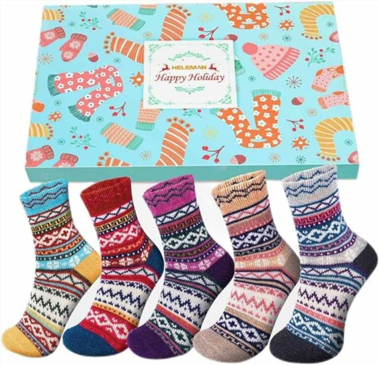 Shoppers-race-to-buy-‘amazing-quality-Heleman-Womens-Thermal-Socks-scanning-at-the-checkout-for-16.99-for-five-pairs-The-Sun.jpg