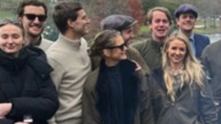 Sophie-Turner-goes-on-hunting-weekend-at-Blenheim-with-new-boyfriend.jpg