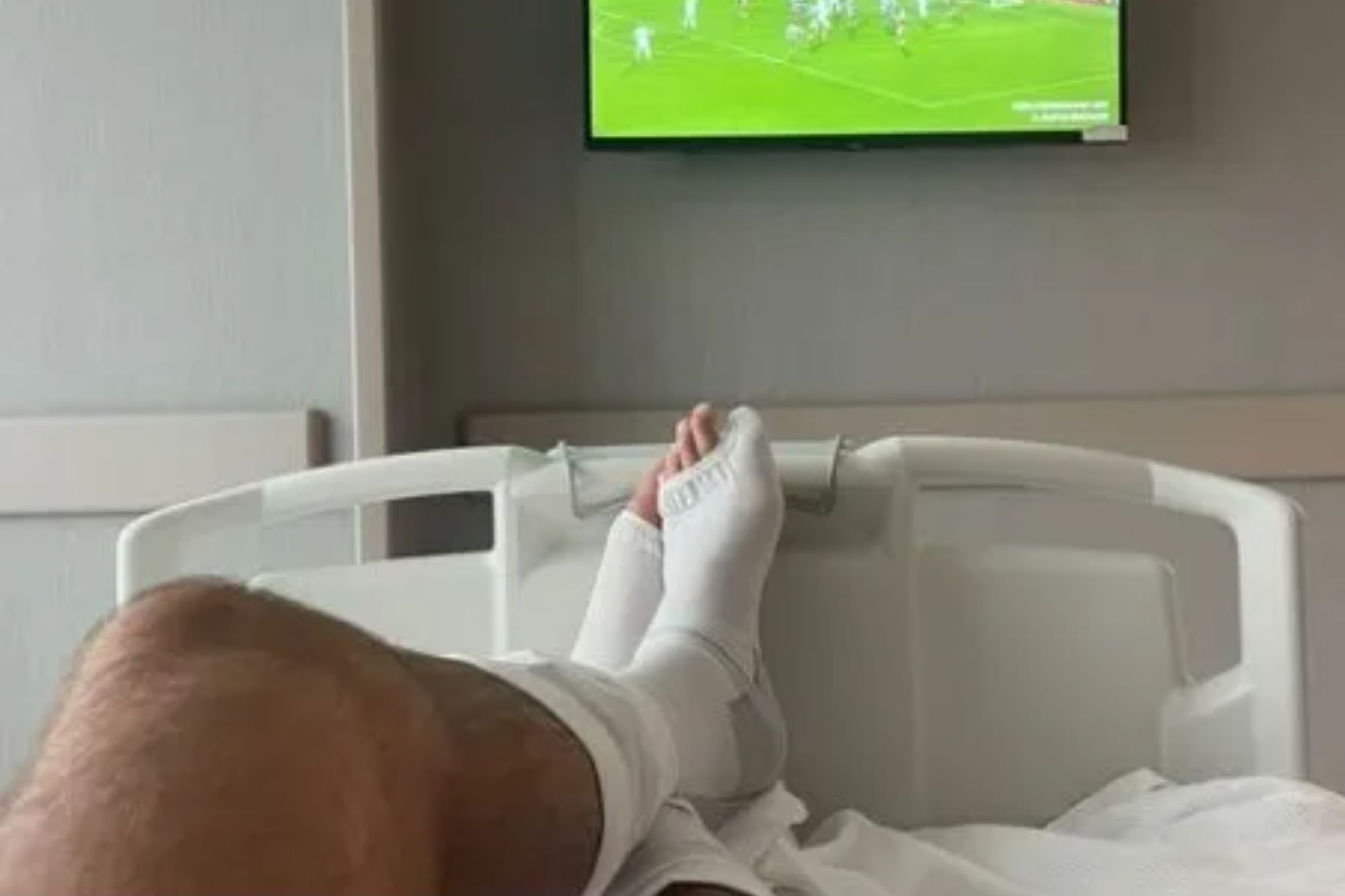 Towie-legend-reveals-hex27s-had-surgery-as-he-shares-hospital-bed-snap-in-Turkey-The-Sun.jpg