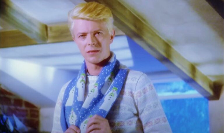 You-can-now-buy-David-Bowies-iconic-Christmas-scarf-from-The-Snowman.jpg