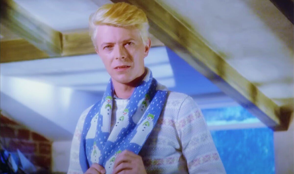 You-can-now-buy-David-Bowies-iconic-Christmas-scarf-from-The-Snowman.jpg